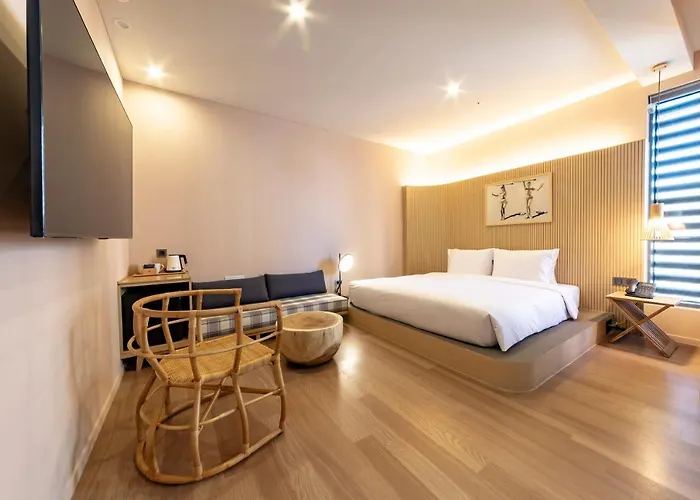 Hound Garden&terrace 3*
