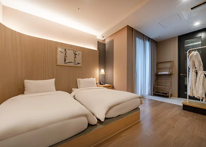 Hound Garden&terrace Hotel 3*