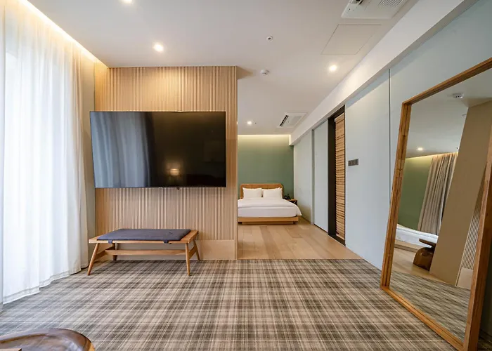 Hound Garden&terrace Hotel 3*