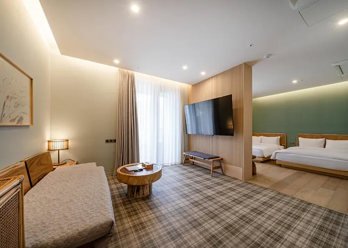 Hound Garden&terrace Hotel 3*