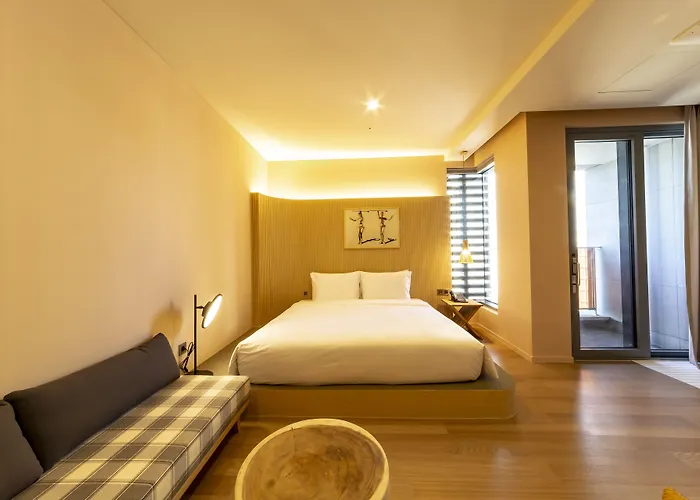 Hound Garden&terrace Hotel