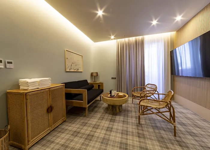 Hound Garden&terrace 3*