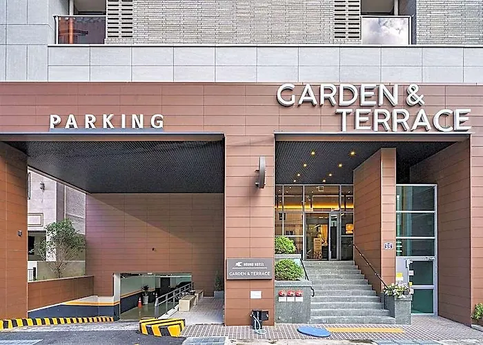 Hotel Hound Garden&terrace